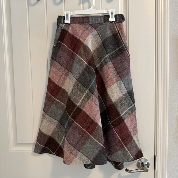 Vintage Jr. Things Women’s Burgundy Plaid Skirt - Picture 1 of 7